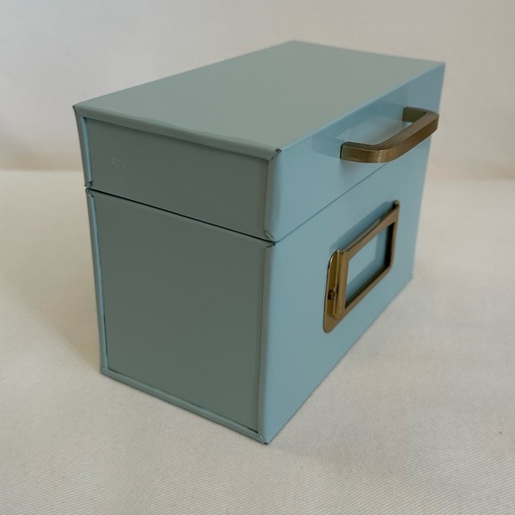 !! SOLD !!Blue metal box with brass handle #retrodecor #office #recipebox - Picture 4 of 5